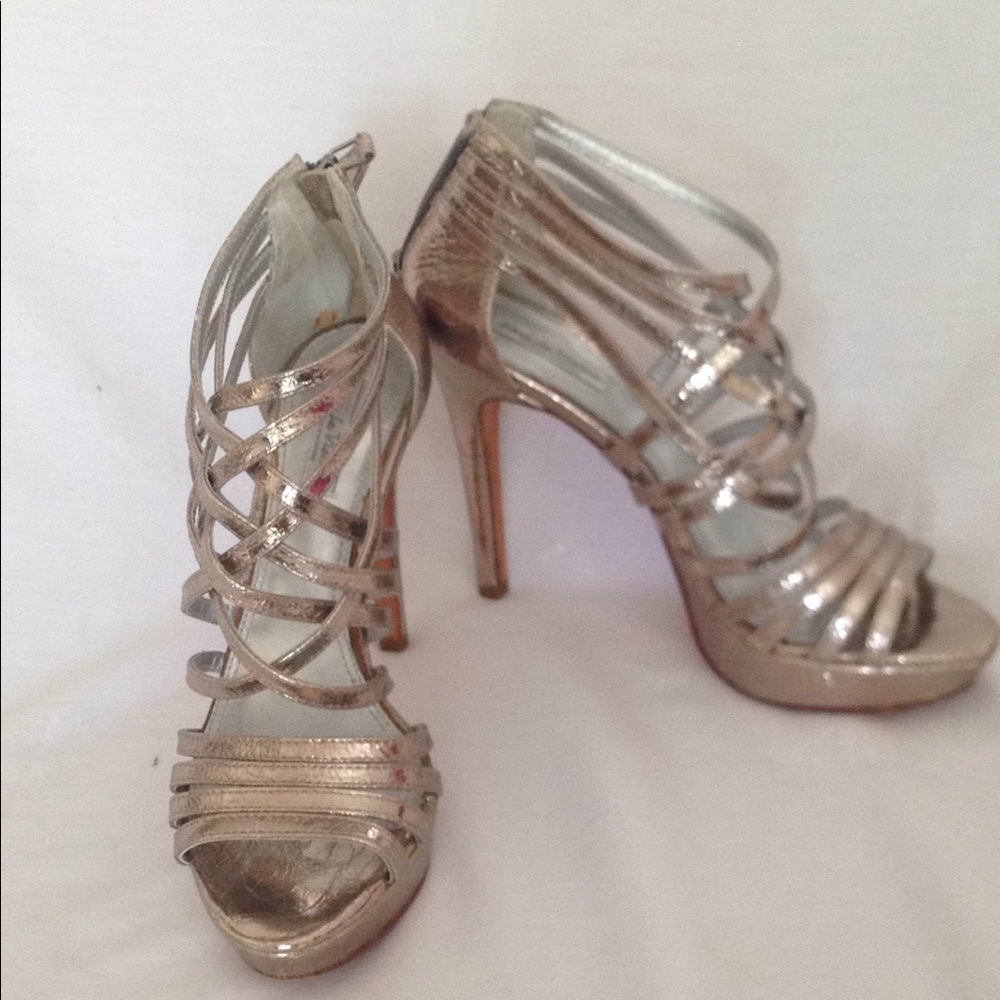 Pour La Victoire shoes